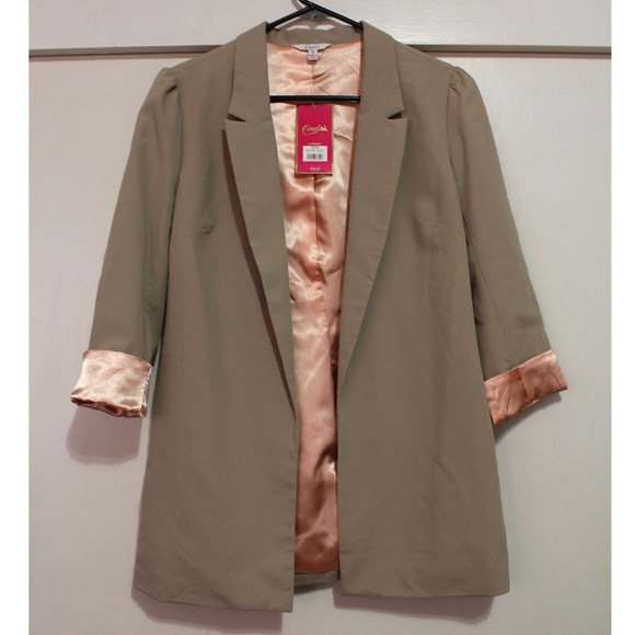 Candie's Jackets & Blazers - Candie's Womans NWT fully lined Blazer size Small Candie's Jackets & Blazers - Candie's Womans NWT fully lined Blazer size Small